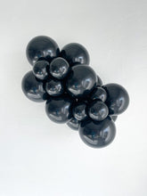 Load image into Gallery viewer, 24078 Tuftex Black 24&quot; Round (1ct)

