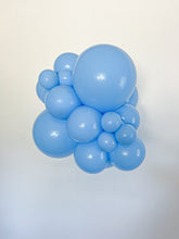 Load image into Gallery viewer, 24021 Tuftex Baby Blue 24&quot; Round (25ct)
