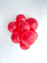 Load image into Gallery viewer, 36019 Tuftex Crystal Red 36&quot; Round (10ct)
