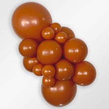 Load image into Gallery viewer, 55528 Fashion Sunset Orange 18&quot; Round (25ct)
