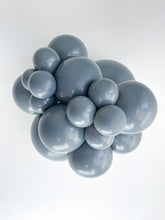 Load image into Gallery viewer, 24080 Tuftex Gray Smoke 24&quot; Round (25ct)
