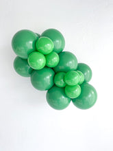 Load image into Gallery viewer, 24004 Tuftex Green 24&quot; Round (25ct)
