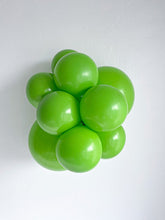 Load image into Gallery viewer, 24064 Tuftex Lime Green 24&quot; Round (25ct)

