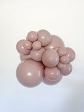 Load image into Gallery viewer, 24091 Tuftex Malted 24&quot; Round (25ct)
