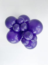 Load image into Gallery viewer, 24079 Tuftex Plum Purple 24&quot; Round (25ct)
